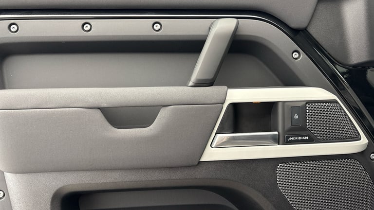 2022 Land Rover Defender 110 2.0 P400e 15.4kWh XS Edition SUV 5dr Petrol Plug-in Hybrid Auto 4WD ...