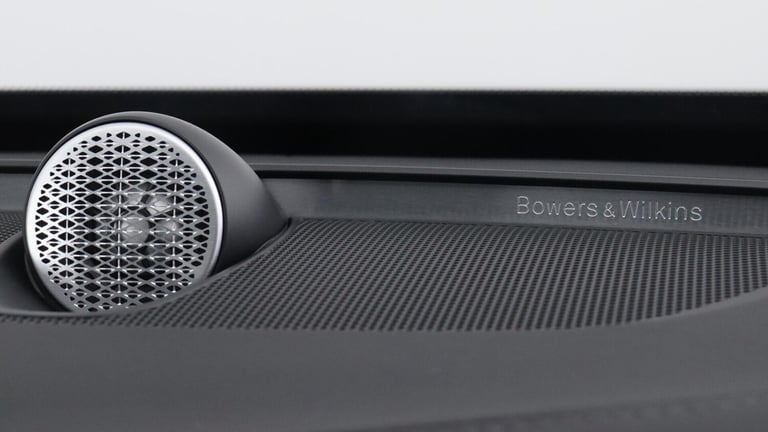 2025 Volvo XC90 T8 PHEV AWD Ultra, Dark, 7 Seats (Sunroof, Pilot Assist, Bowers &amp; Wilkins) ES...
