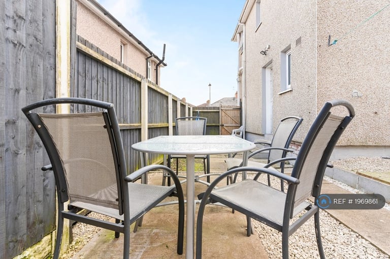 3 bedroom house in Harebell Crescent, Dudley, DY1 (3 bed) (#1969861)