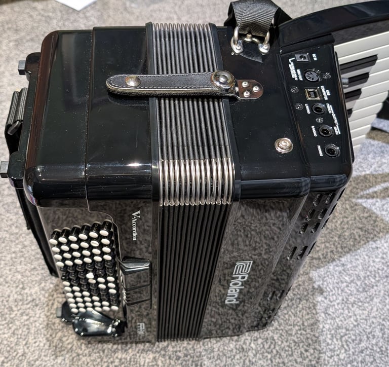 Accordian electric Roland FR-1X black