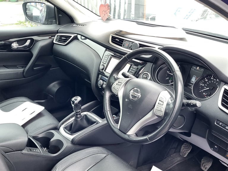 2015 Nissan Qashqai 1.5 dCi Tekna 5dr HATCHBACK Diesel Manual