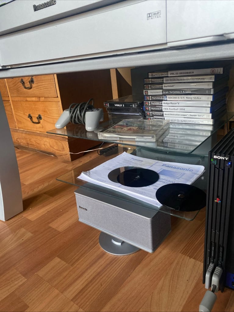 Panasonic Quintrix TX32PS500 CRT Retro Gaming TV with Surround Sound System and  Remote