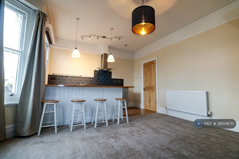 2 bedroom flat in Compton Road, Brighton, BN1 (2 bed) (#2650670)