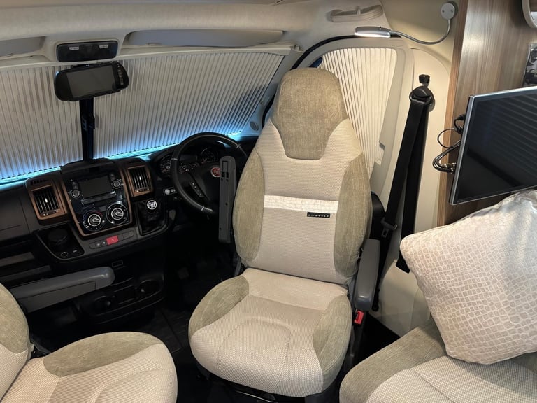 SWIFT BESSACARR HI-STYLE 599 MOTORHOME Alde, Auto Satellite, Tower Fridge, 