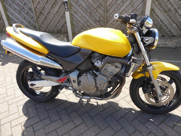 HONDA HORNET 600 X REG OWNERS BOOK SERVICE BOOK STAMPED UP 1 YEARS MOT