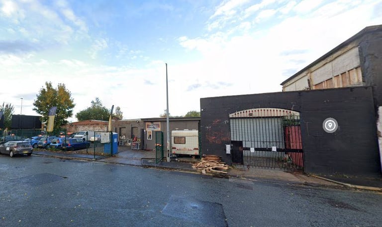 image for 4,300 Sq Ft Warehouse with Yard – To Let | Cheltenham Street, Salford M6 6WY