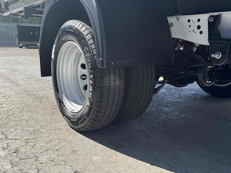  Ford Transit TDCI 130ps 350 DRW L4 Lwb 4.2 Metre Dropside with 12 Screen, A/C, Twin Rea Dropside...