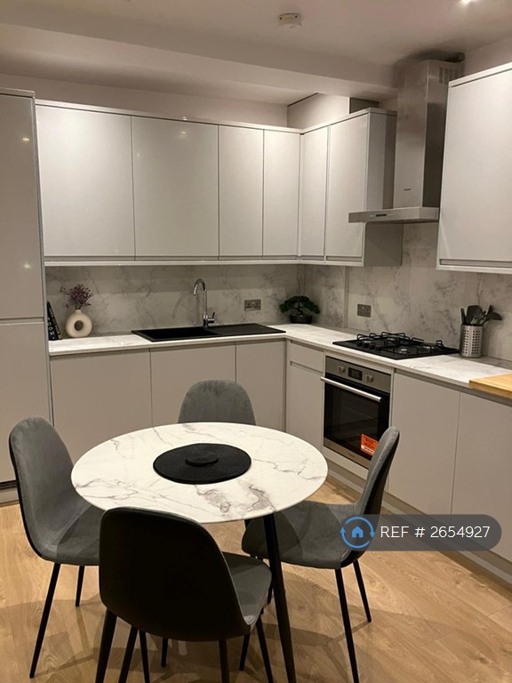 4 bedroom flat in Maurice House, London, SW9 (4 bed) (#2654927)