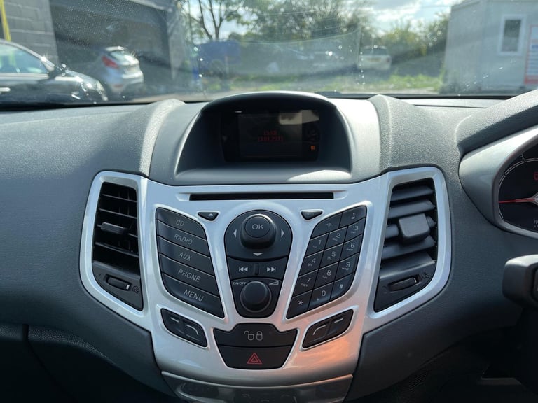 FORD FIESTA 1.4 Zetec 5dr 2011