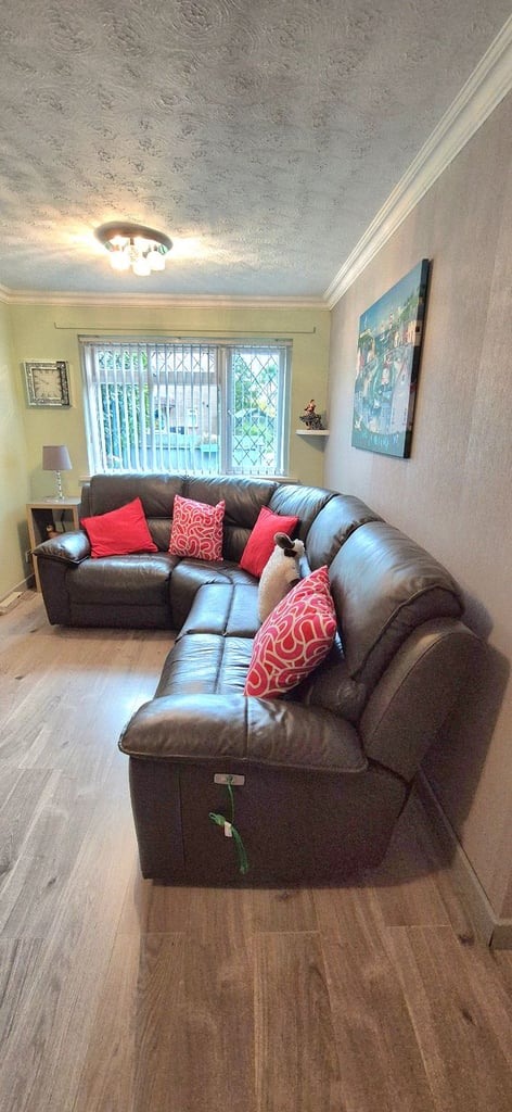 Leather Recliner Vorner Suite