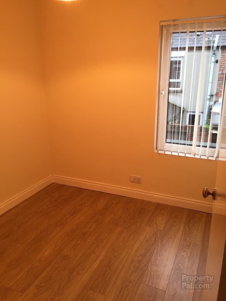 2 bed mid-terrace House Donegal Road Area