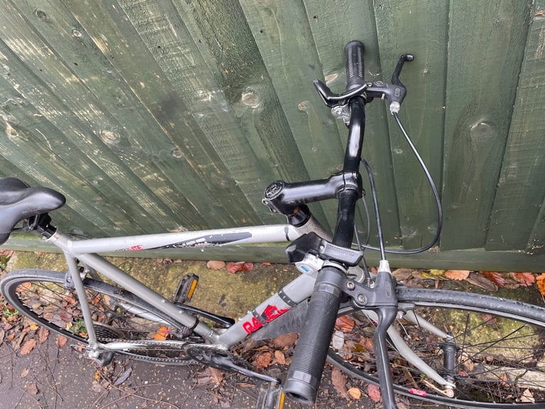 Raleigh mens mountain hybrid bike 