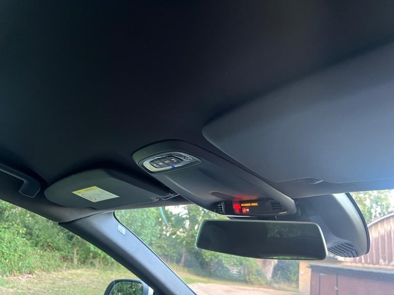 2018 Volvo V40 2.0 T2 R-Design Euro 6 (s/s) 5dr HATCHBACK Petrol Manual