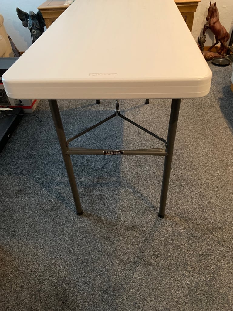 2 x folding chairs 1 x folding table 