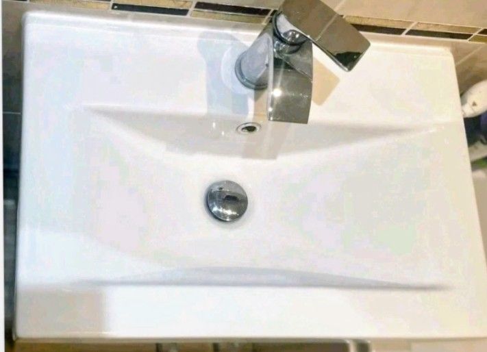 Contemporary Bathroom Vanity Unit, SINK & TAP 