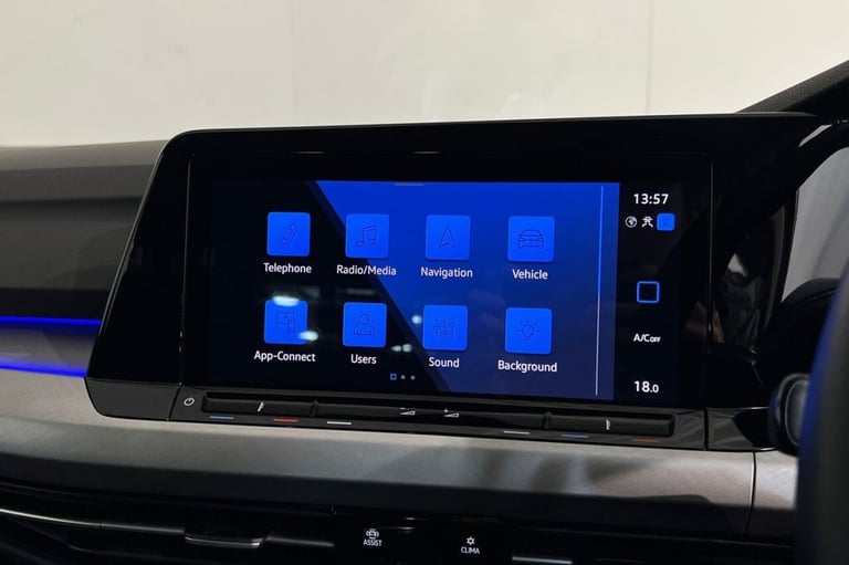 2021 21 VOLKSWAGEN GOLF 1.5 TSI LIFE HATCHBACK 5DR PETROL MANUAL EURO 6 (S/S) (1