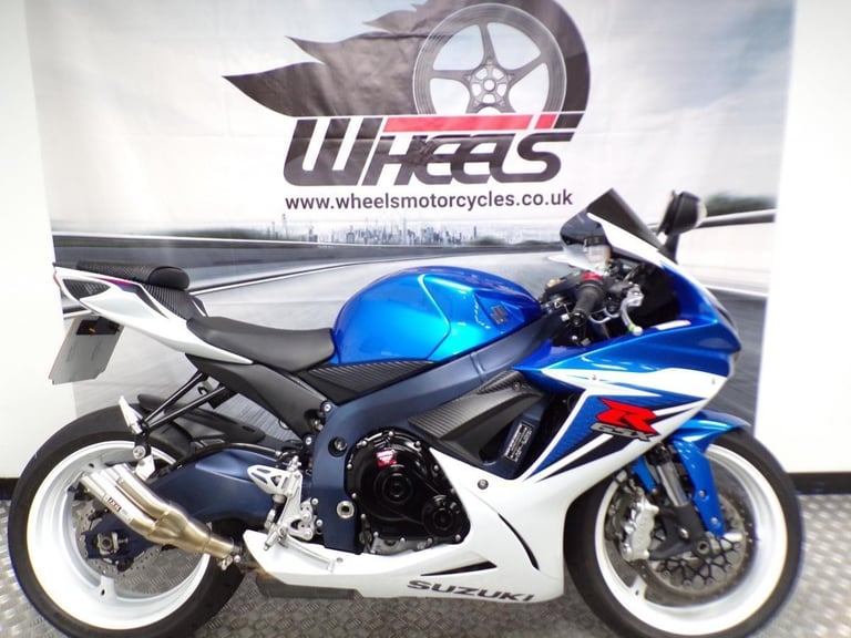 2012 SUZUKI GSXR600 L1 3 OWNER BIKE AND 9 SERVICE STAMPS