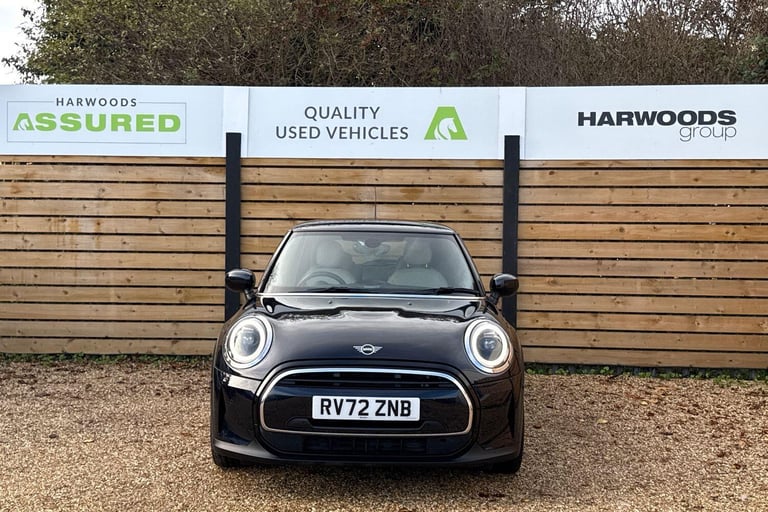 2022 MINI Hatch 1.5 Cooper Exclusive Hatchback 3dr Petrol Steptronic Euro 6 (s/s) (136 ps) HATCHB...