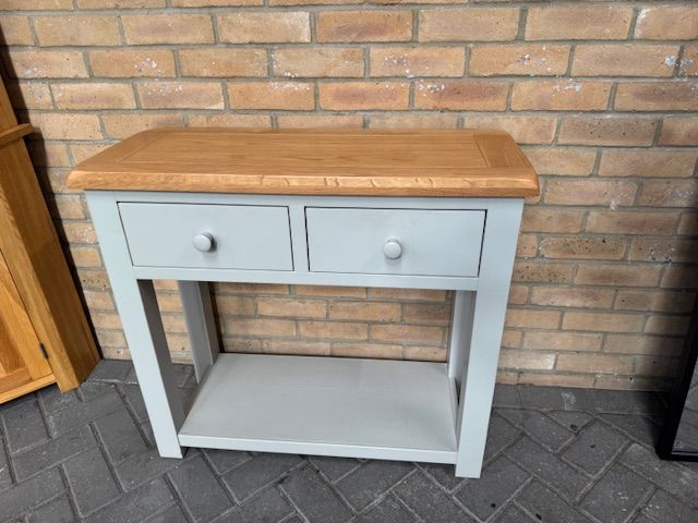 BRAND NEW EX-DISPLAY SOLID OAK FURNITURE - CLOSING DOWN SALE 