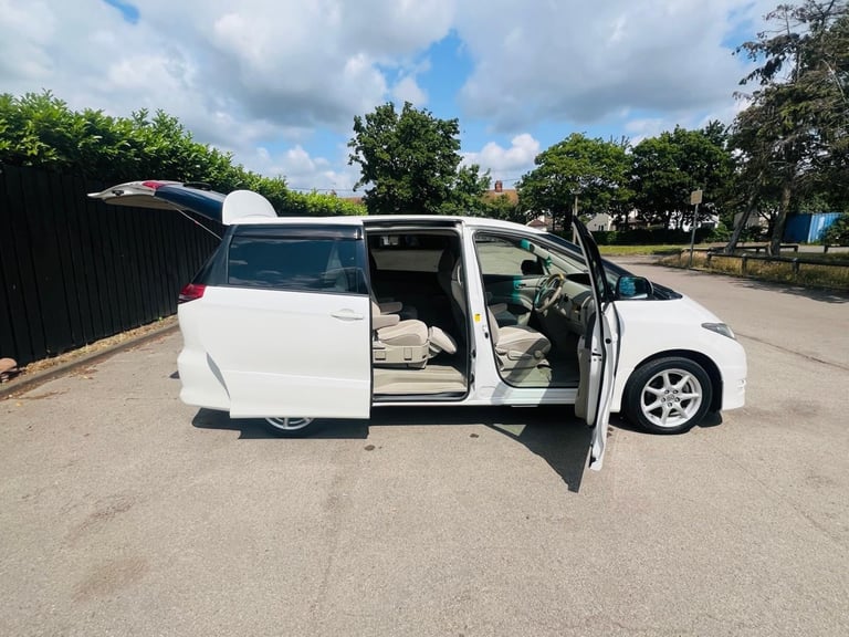 Toyota estima 2008 2.4 petrol automatic Ulez free 7 seats Screens with Bluetooth