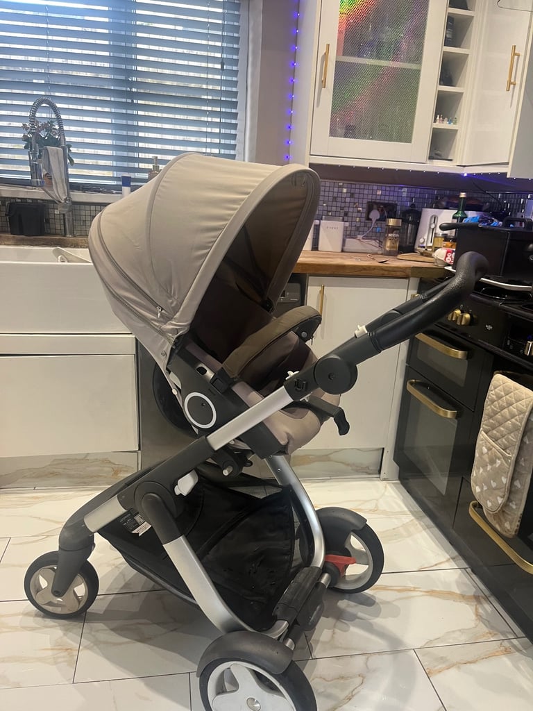 Stokke trailz pram 