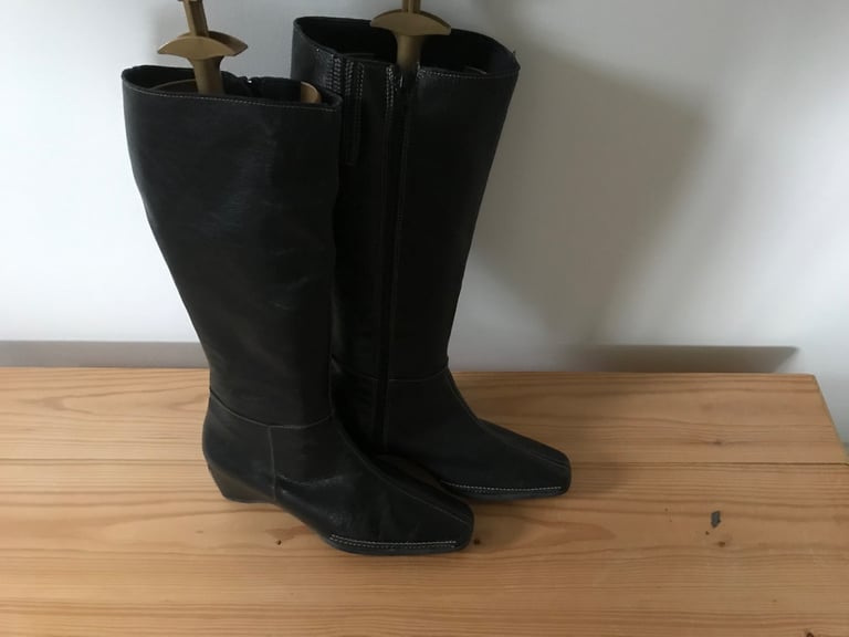 Ladies black knee high boots elastic tops for comfort size 6 (39) 