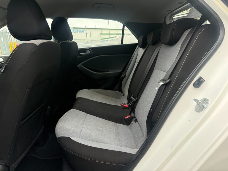 2015 HYUNDAI I20 SE CRDI HATCHBACK WHITE DIESEL