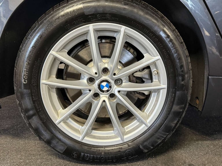 2017 BMW 5 Series 2.0 520d xDrive SE Auto 4WD 4dr Saloon Diesel Automatic