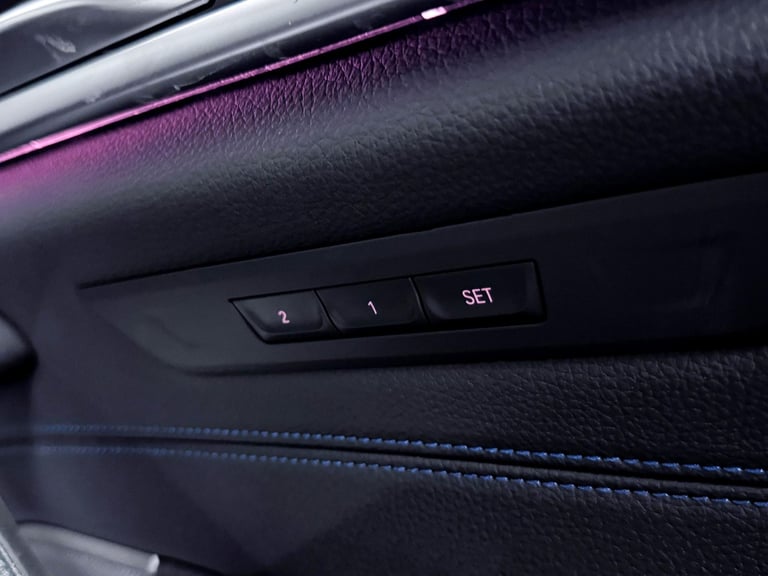 2022 BMW 5 Series 4.4 M550i V8 Saloon 4dr Petrol Steptronic xDrive Euro 6 (s/s) (530 ps) SALOON P...