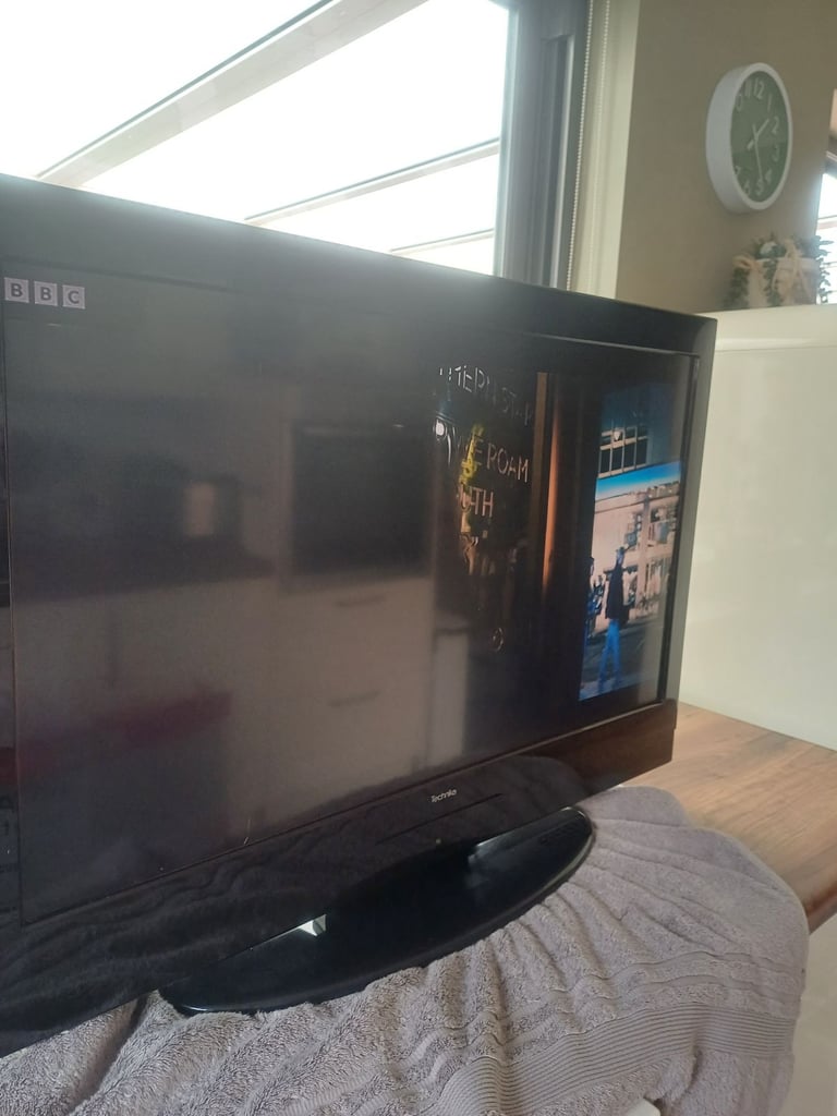 32" tecknika tv & dvd player