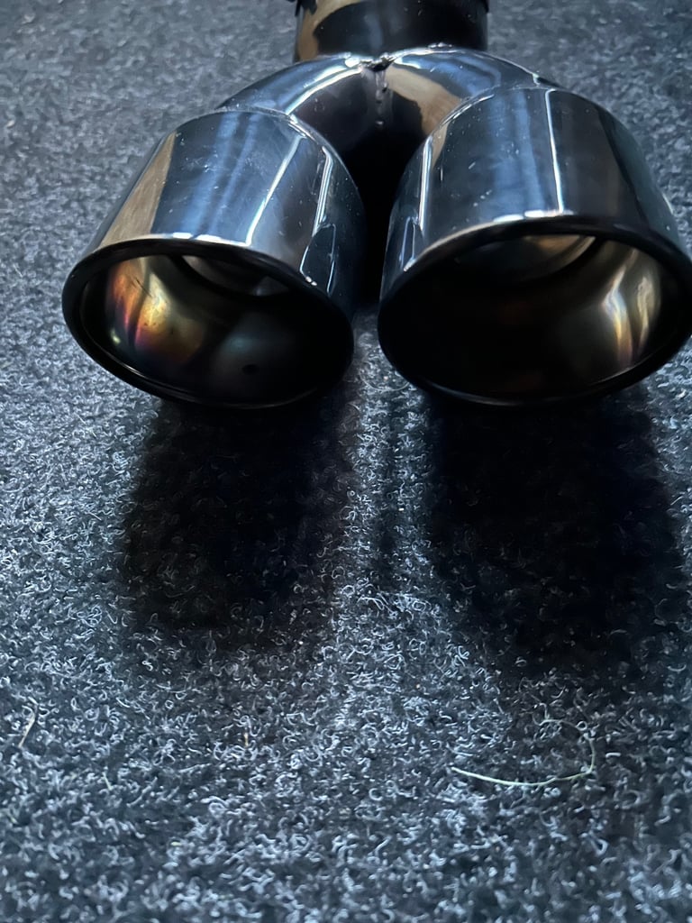 Exhaust trim