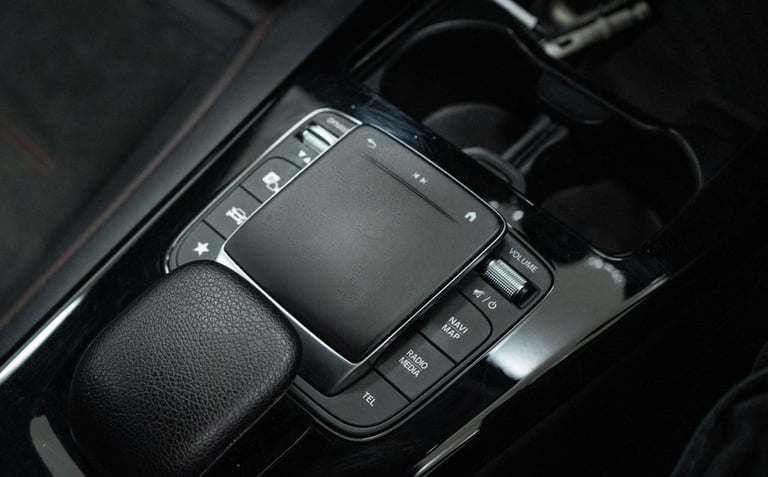 2020 20 MERCEDES-BENZ A-CLASS 1.3 A200 AMG LINE (EXECUTIVE) HATCHBACK 5DR PETROL