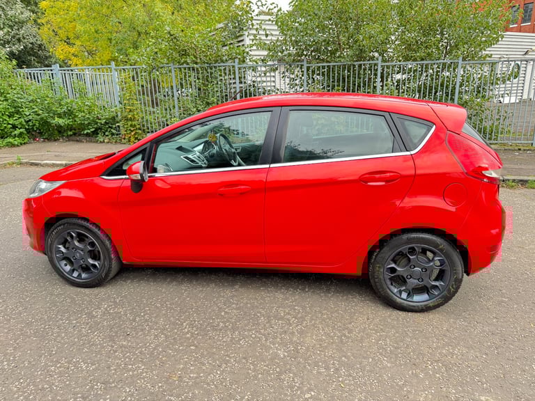 ( 2011 - DIESEL) FORD FIESTA TDCI 1.4*£20 TAX*MOT-1 YEAR *like vauxhall astra corsa focus mazda 2
