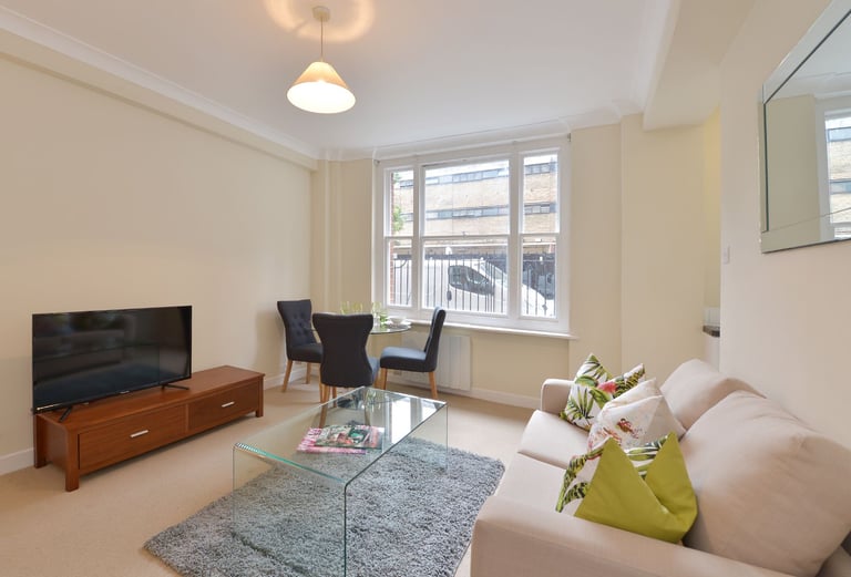 Ground floor one bedroom apartment in Mayfair W1J