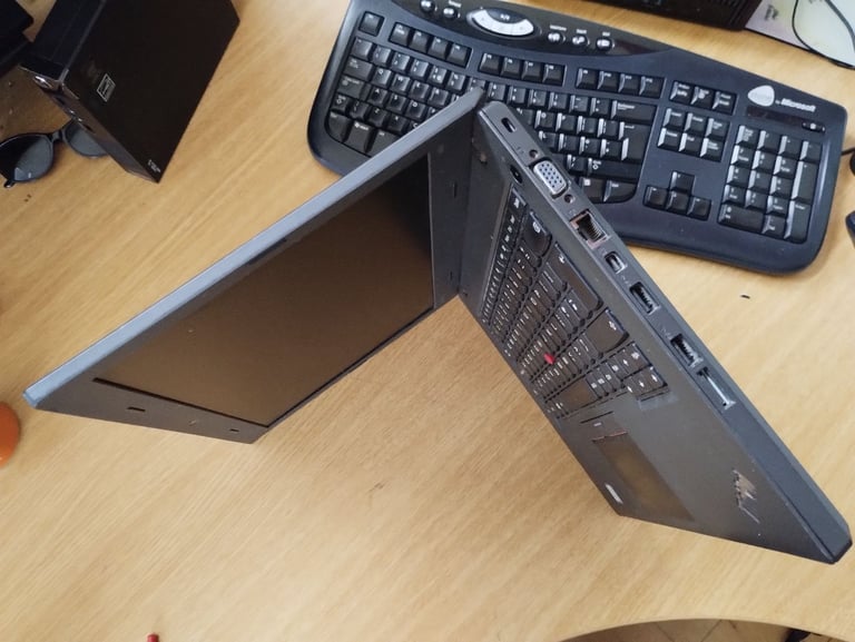 Windows 11, FULL Microsoft Office, 16GB Ram, i5 CPU, 240GB SSD,  Webcam, Lenovo ThinkPad Laptop