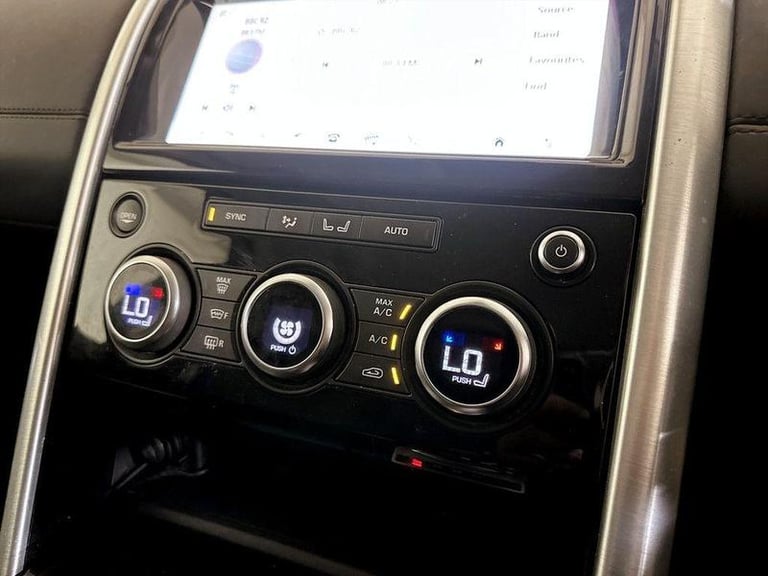 2020 Land Rover Discovery 3.0 SD V6 HSE Auto 4WD Euro 6 (s/s) 5dr Automatic SUV Diesel Automatic