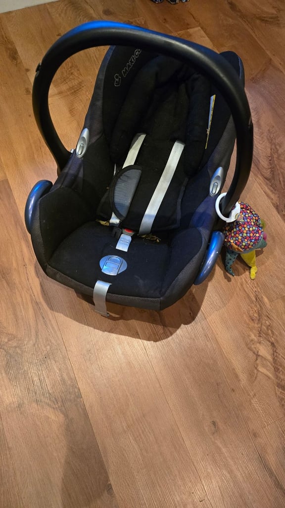 Maxi Cosi baby car seat