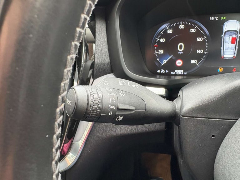 2018 Volvo V60 2.0 V60 Momentum Pro D3 Auto 5dr Estate Diesel Automatic