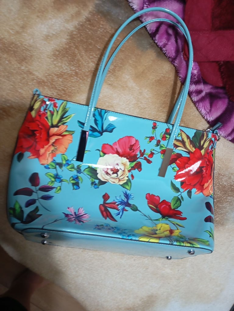 Womens gend bag