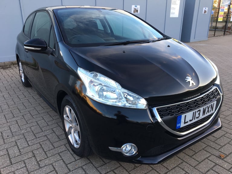 Peugeot 208 1.0 - Ulez Free - MOT- Full Service History - , Manual,  Ideal Family car 