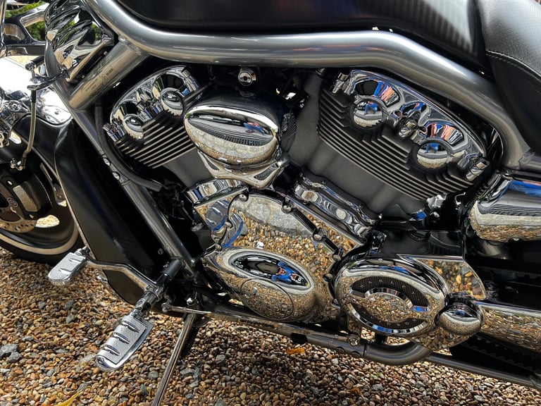 HARLEY DAVIDSON VRSCA V-ROD CUSTOM