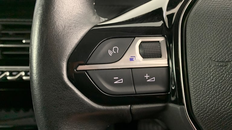 2020 Peugeot 208 50kWh Allure Hatchback 5dr Electric Auto (136 ps) Hatchback Electric Automatic