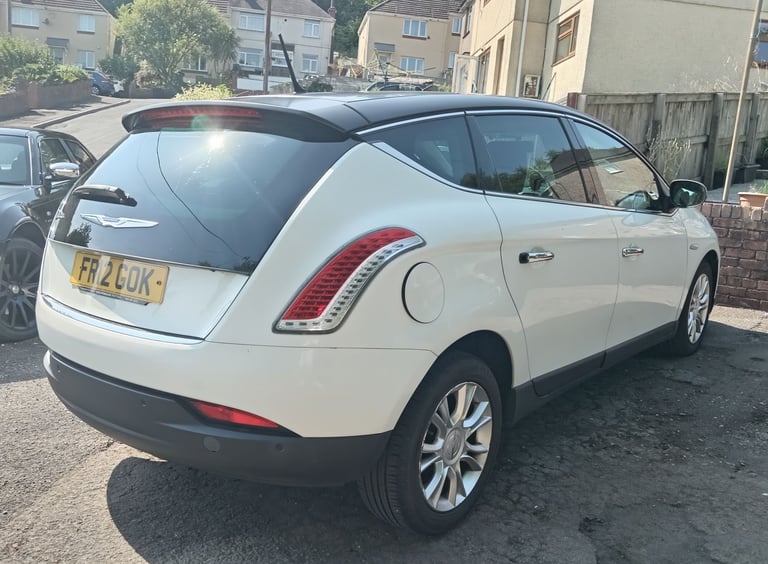 Chrysler, DELTA, Hatchback, 2012, Manual, 1368 (cc), 5 doors