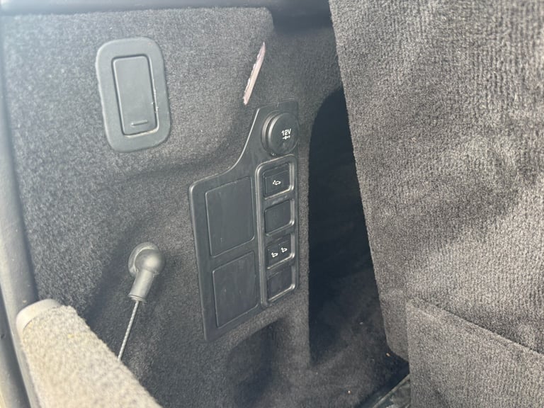 LAND ROVER DISCOVERY 3.0 SD V6 Anniversary Edition SUV 5dr Diesel Auto 4WD Euro 