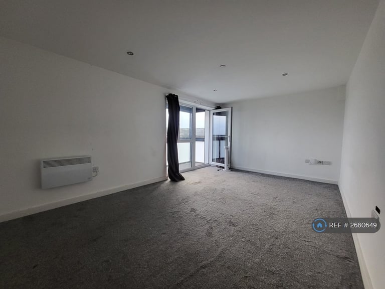 image for 2 bedroom flat in Wheatley Court, Halifax, HX2 (2 bed) (#2680649)