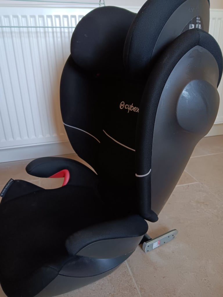 Child car seat aged 3-12, very good condition 