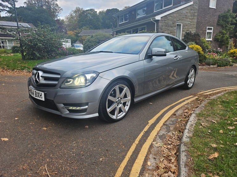 Mercedes-Benz coupe c220d Amg sport premium edition 2015 face-lift model FULL SERVICE HISTORY 