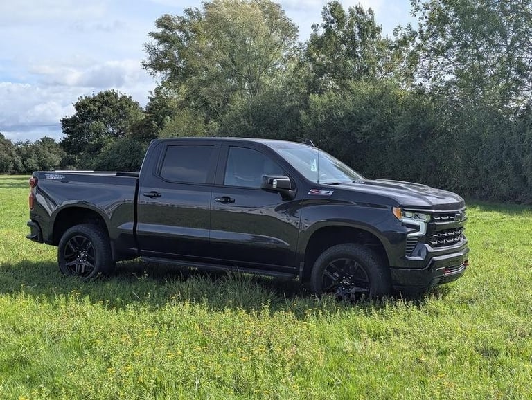 image for Chevrolet Silverado 6.2 Trailboss Pick Up 