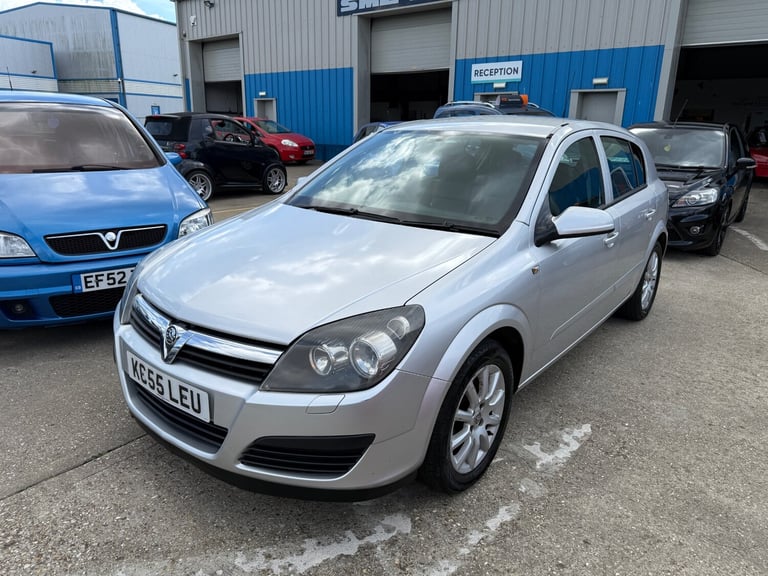 2005 Vauxhall Astra 1.6i 16V Club 5dr HATCHBACK Petrol Manual - Image 2