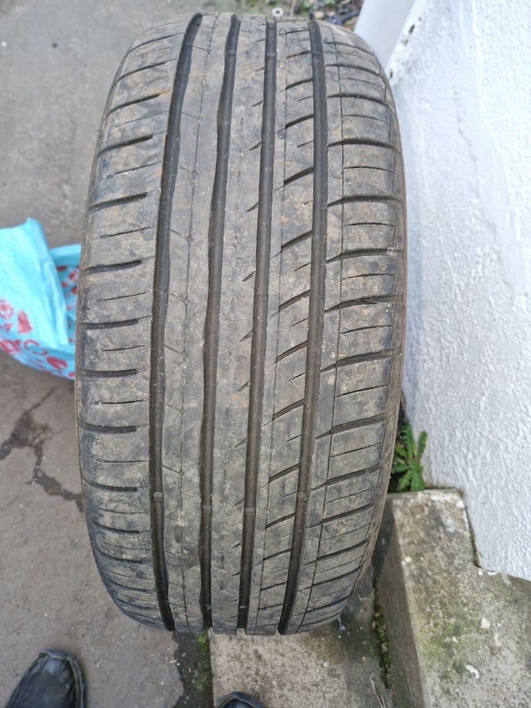 image for 215 55 17 tyre good tread 